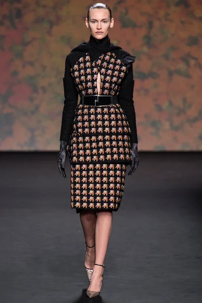 Look 18